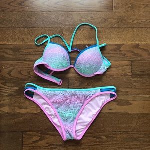 Victoria’s Secret bikini set